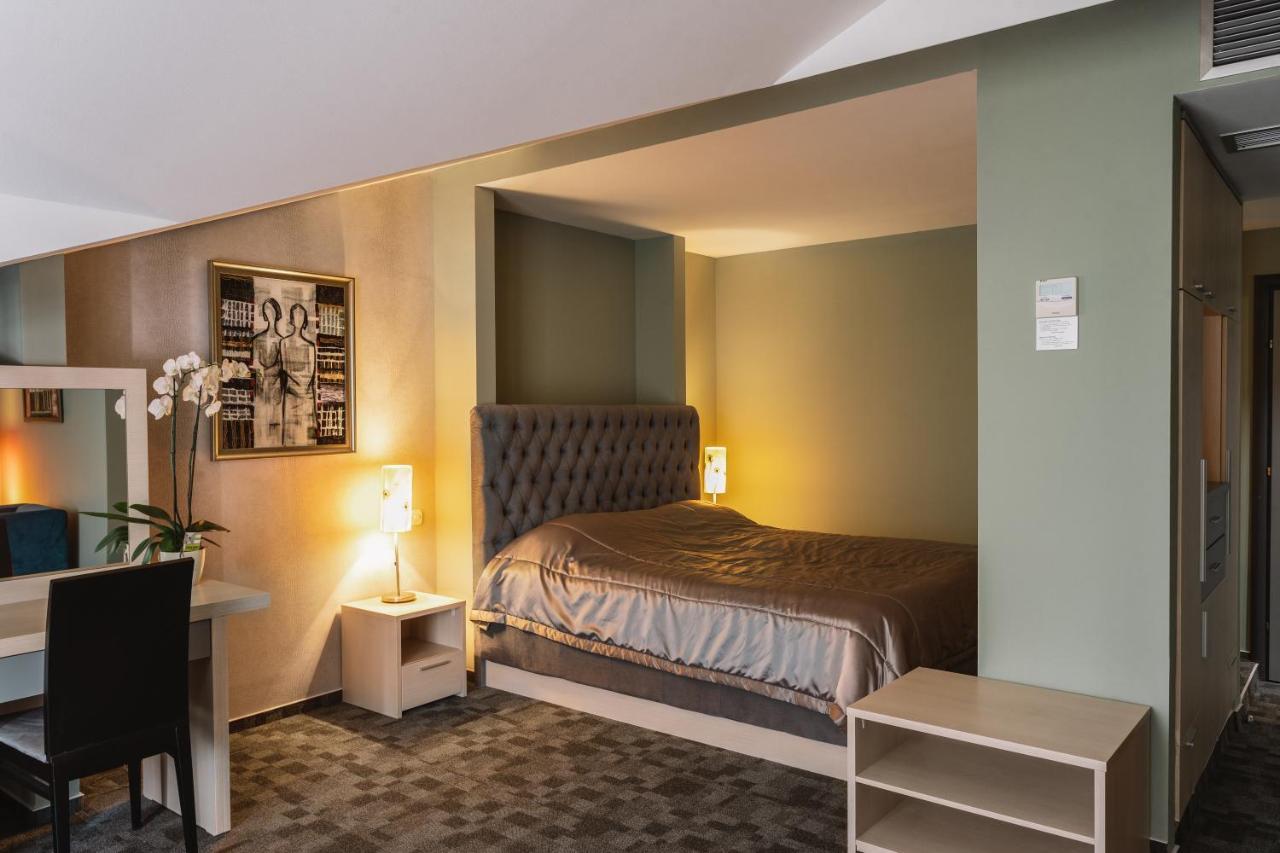 Romantique Veles Hotel מראה חיצוני תמונה